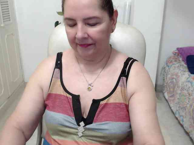 leonela-68 webcam