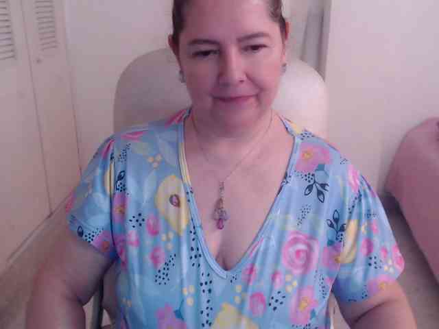 leonela-68 webcam