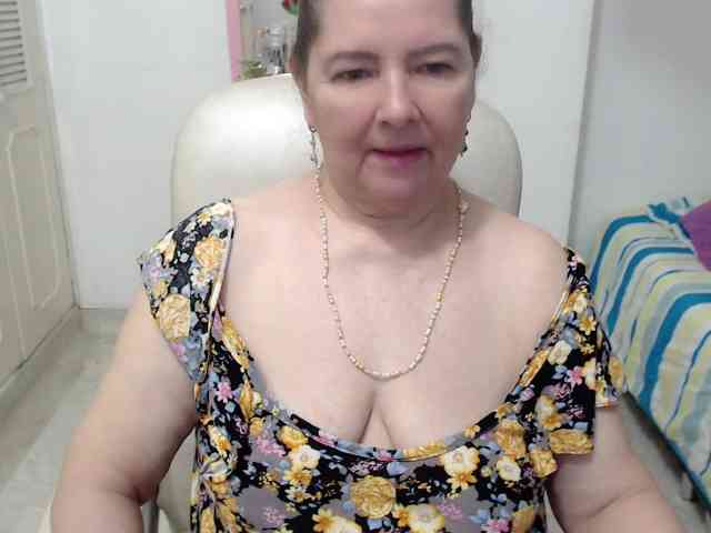 leonela-68 webcam