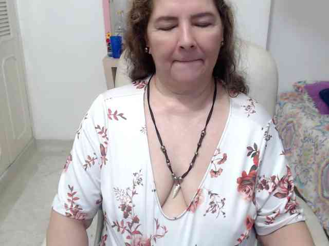 leonela-68 webcam