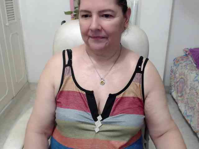 leonela-68 webcam