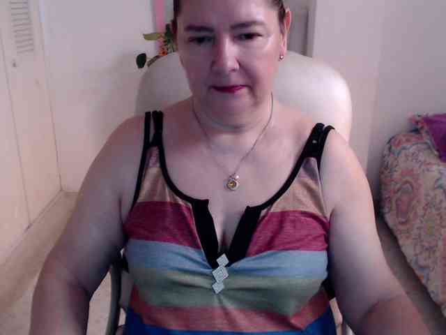 leonela-68 webcam