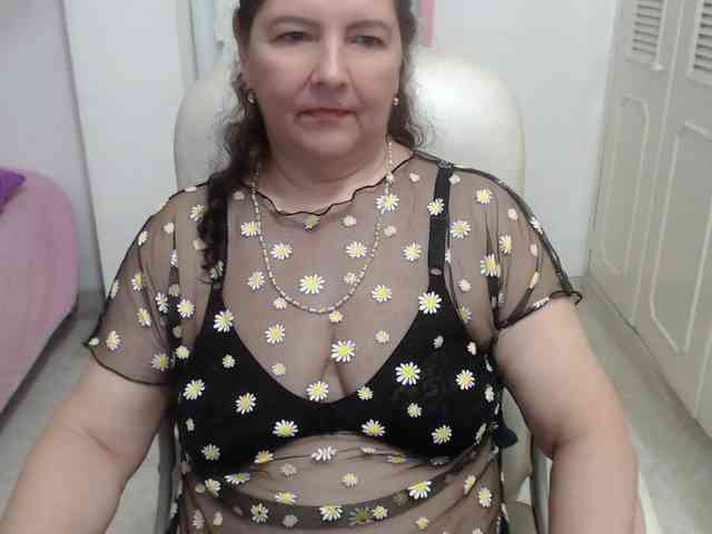 leonela-68 webcam