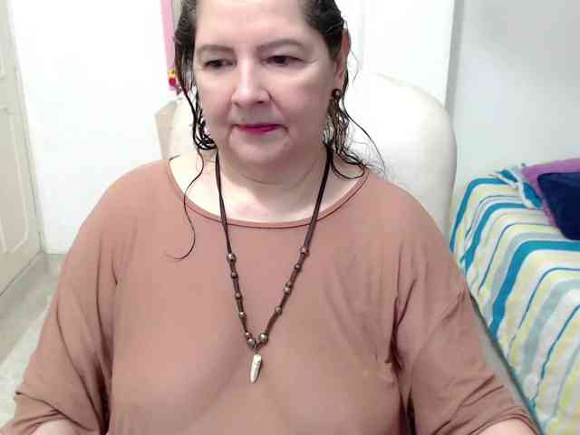 leonela-68