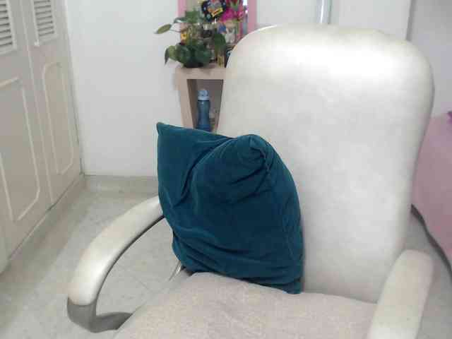 leonela-68 webcam