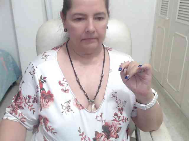 leonela-68 webcam