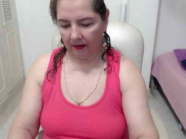 leonela-68 webcam