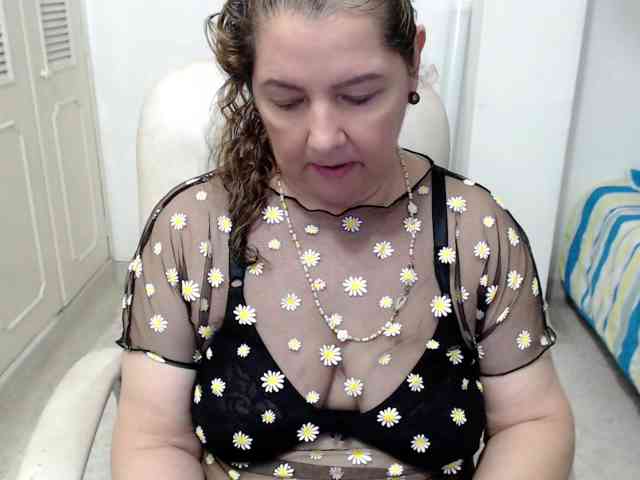 leonela-68 webcam