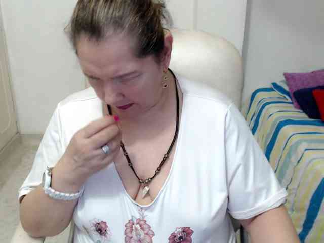 leonela-68