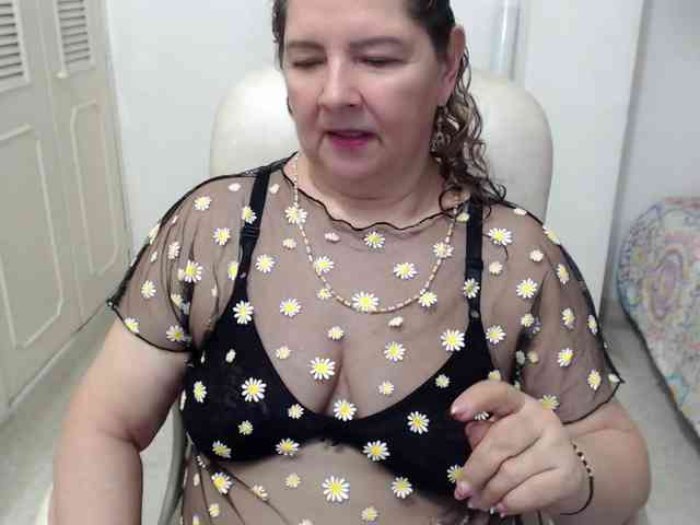 leonela-68 webcam