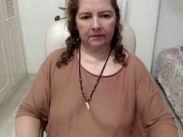 leonela-68 webcam