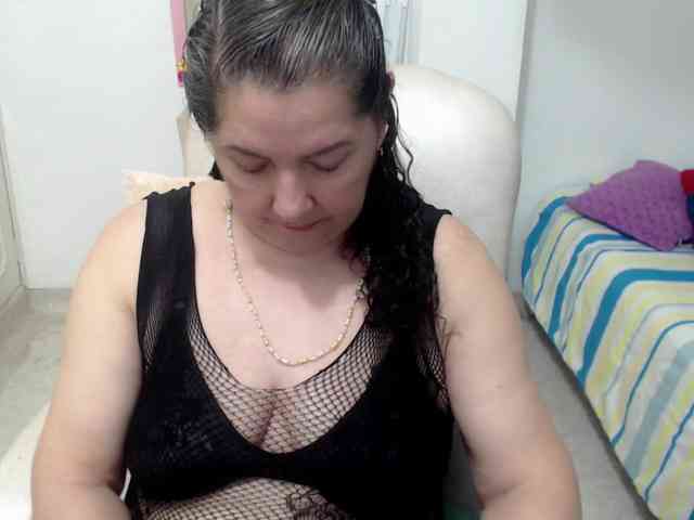 leonela-68 webcam