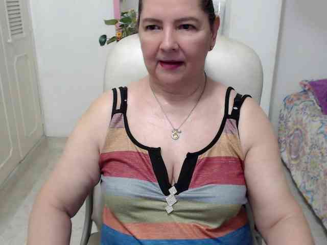 leonela-68 webcam
