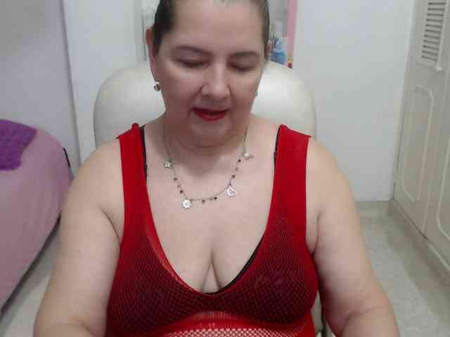 leonela-68 webcam