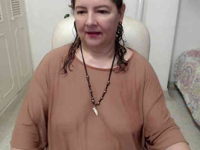 leonela-68 webcam