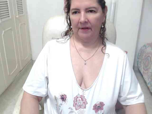 leonela-68 webcam