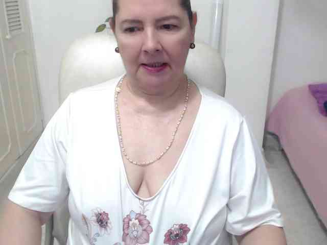 leonela-68 webcam