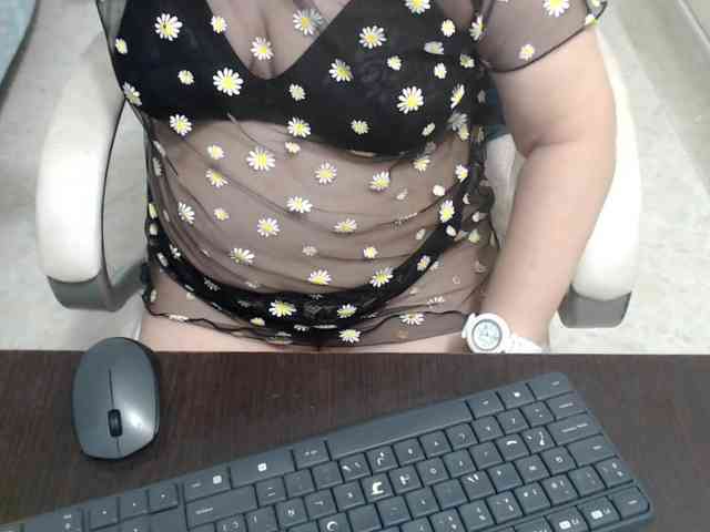 leonela-68 webcam
