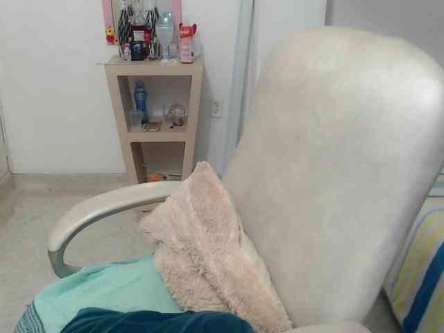 leonela-68 webcam