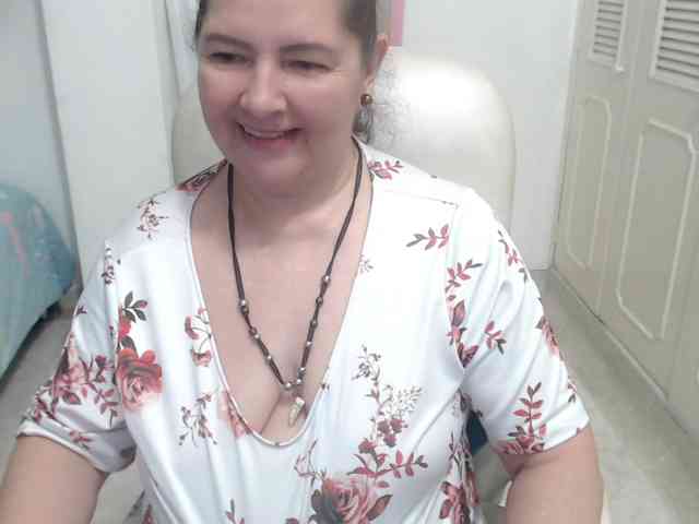 leonela-68 webcam
