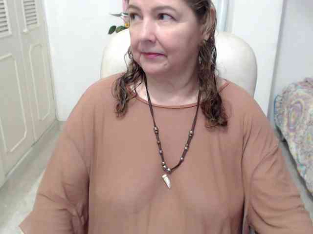 leonela-68 webcam
