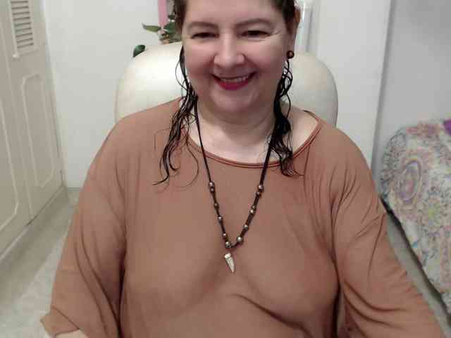 leonela-68 webcam