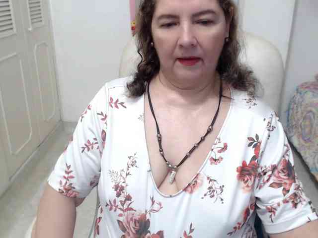 leonela-68