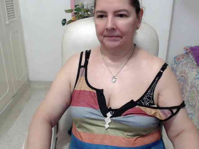 leonela-68 webcam