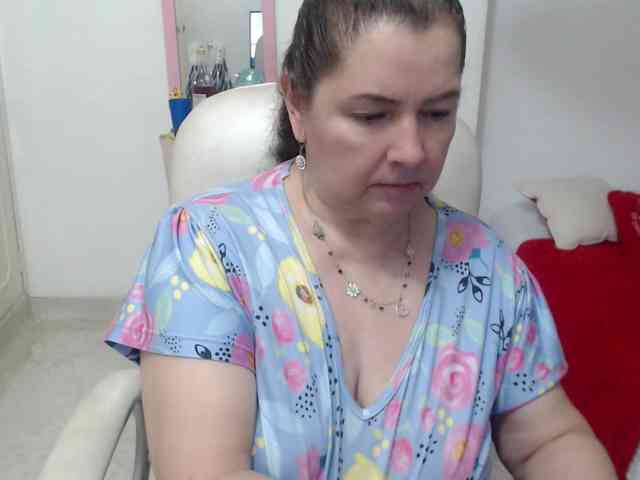 leonela-68 webcam