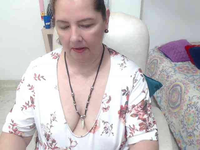 leonela-68