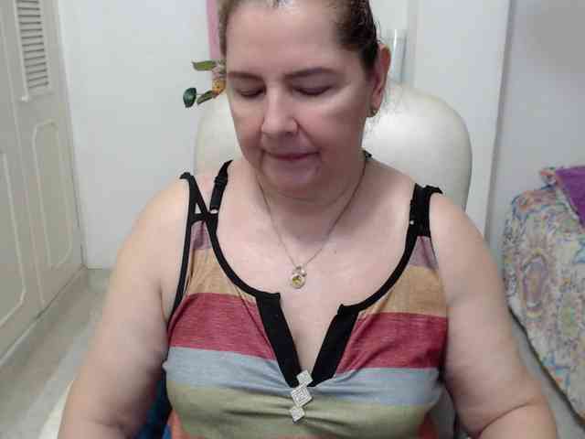 leonela-68 webcam