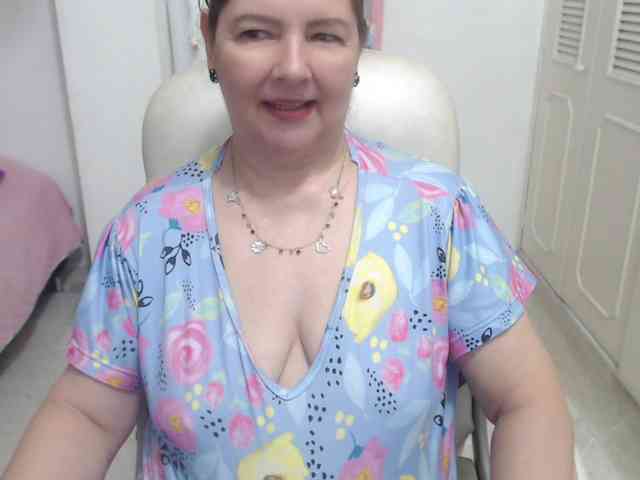 leonela-68 webcam