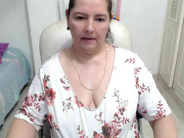 leonela-68 webcam