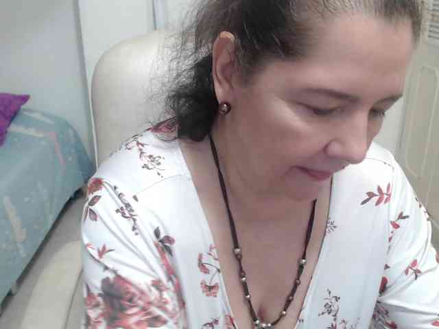 leonela-68 webcam