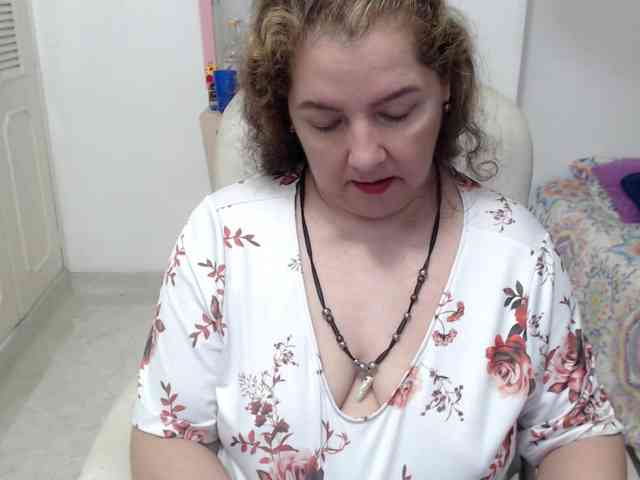 leonela-68 webcam