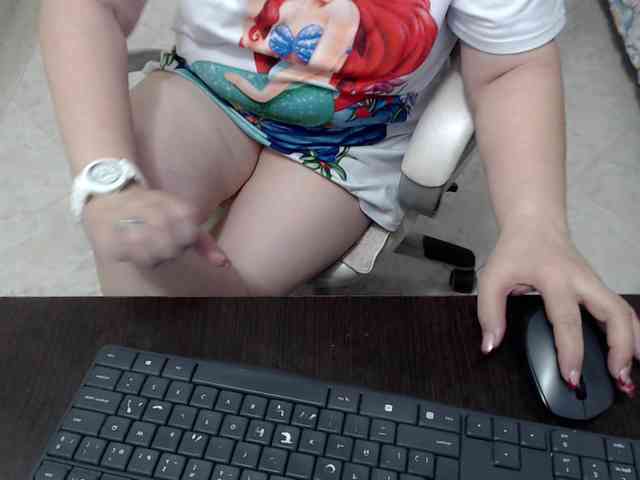 leonela-68 webcam
