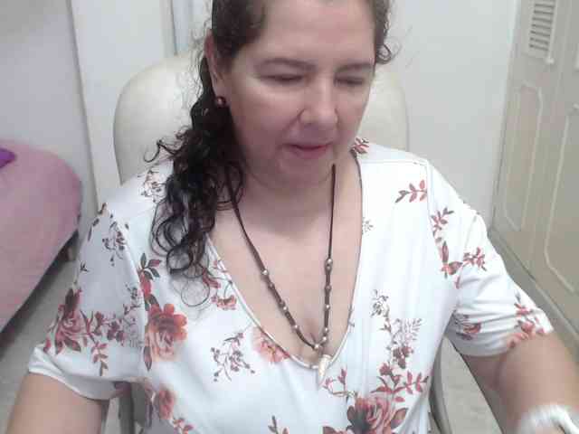 leonela-68 webcam