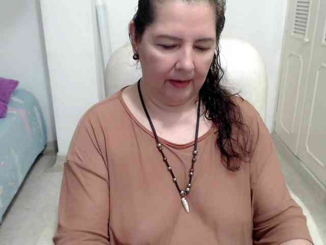 leonela-68 webcam