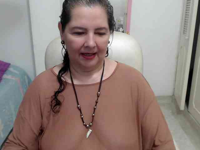 leonela-68 webcam