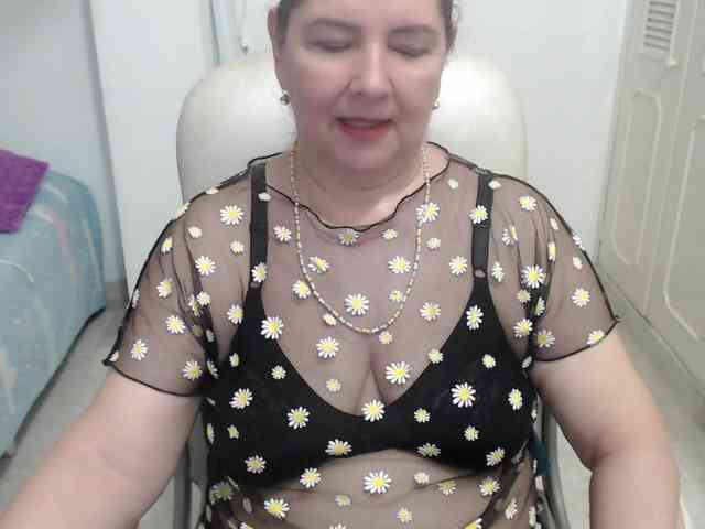 leonela-68 webcam