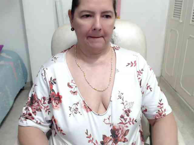 leonela-68 webcam