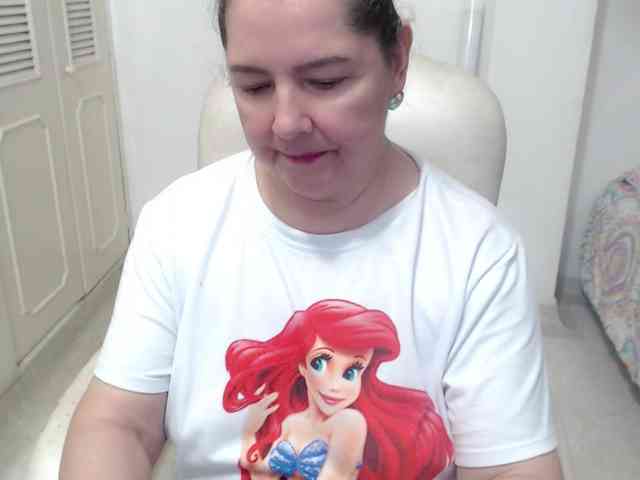 leonela-68 webcam