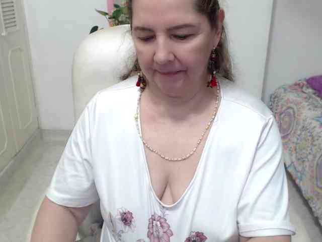 leonela-68 webcam