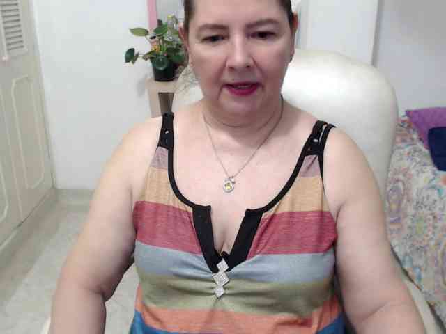 leonela-68 webcam