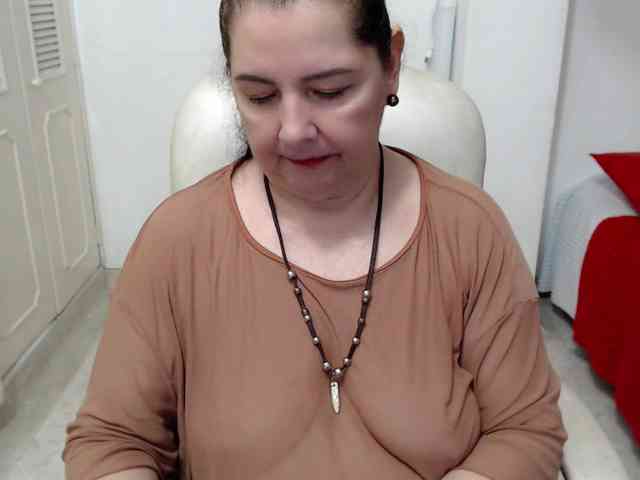 leonela-68