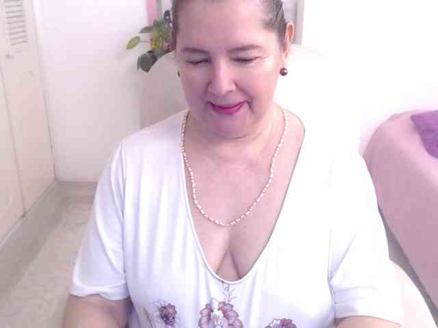 leonela-68 webcam
