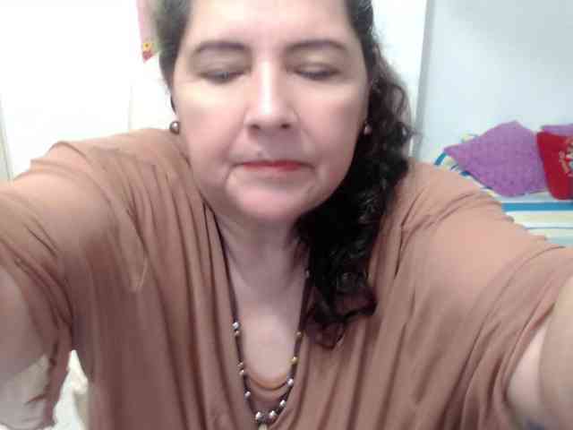 leonela-68 webcam