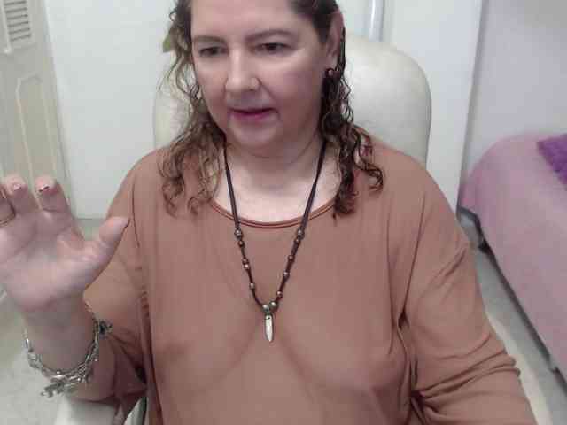leonela-68