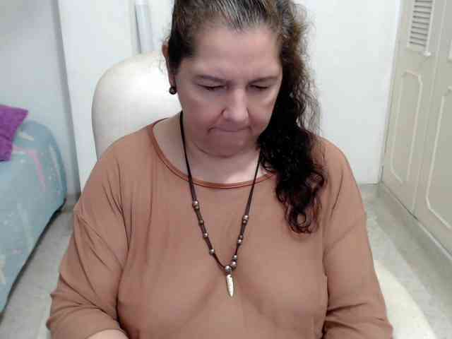 leonela-68 webcam