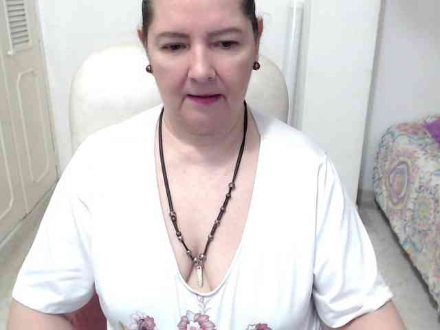 leonela-68 webcam
